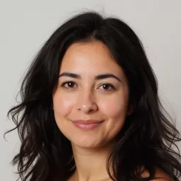 Lara Santiago