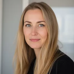 Alina Lang