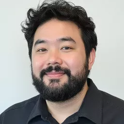 山内諒
