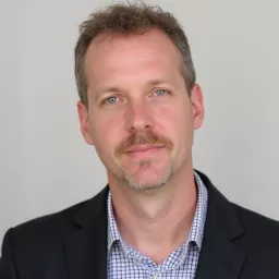Stefan Bauer